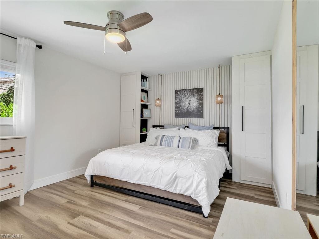 3511 Santiago Way, Naples, FL 34105-15