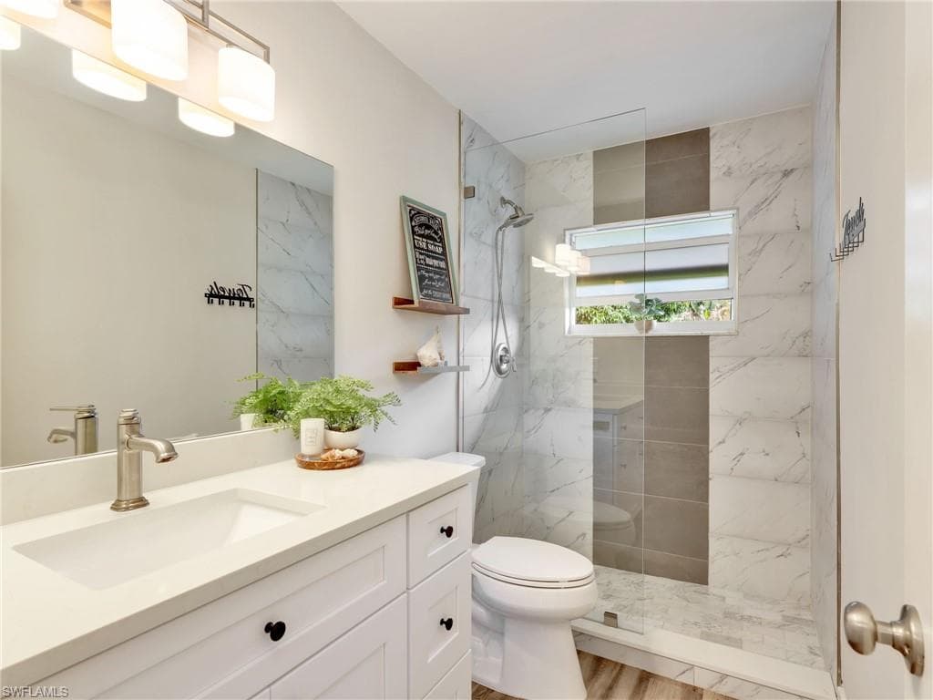 3511 Santiago Way, Naples, FL 34105-22