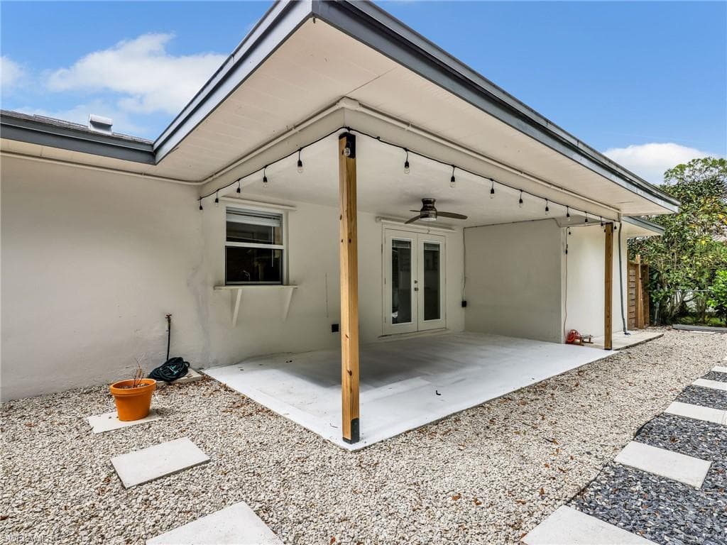 3511 Santiago Way, Naples, FL 34105-31
