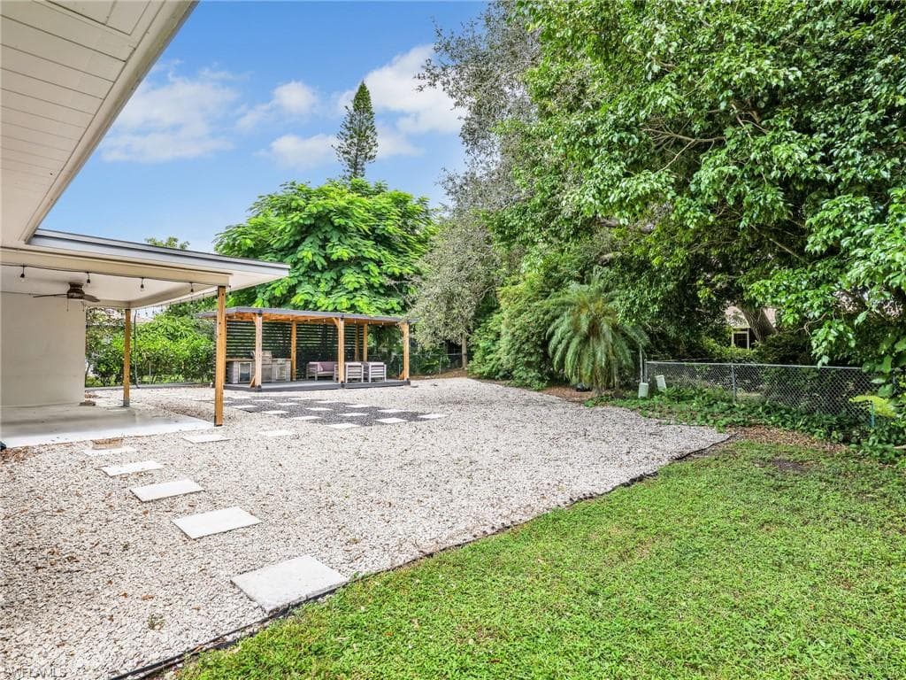3511 Santiago Way, Naples, FL 34105-33