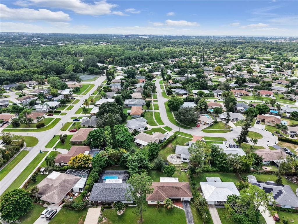 3511 Santiago Way, Naples, FL 34105-40