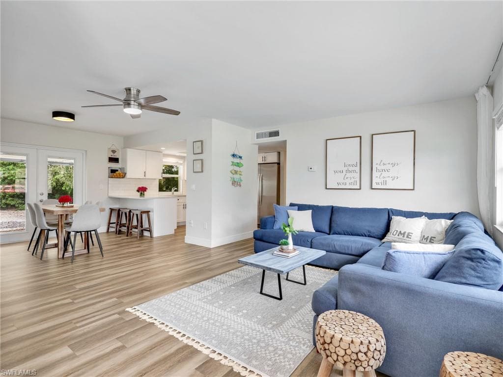 3511 Santiago Way, Naples, FL 34105-5