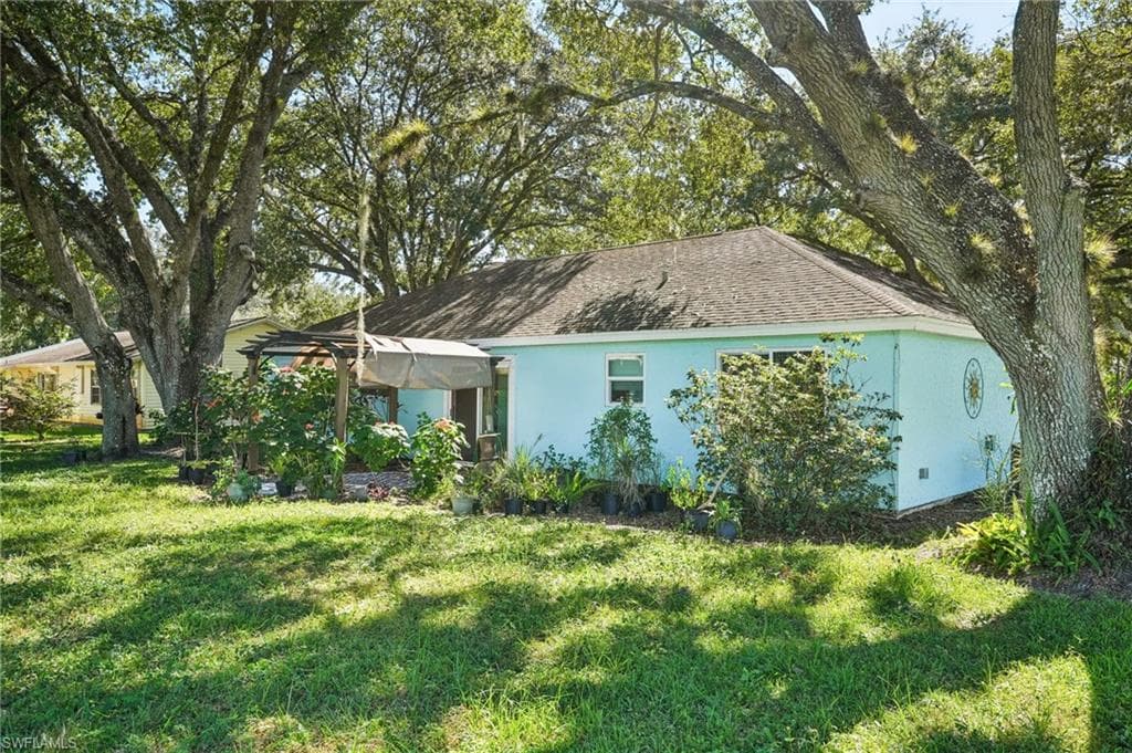 4001 Sunflower Cir, Labelle, FL 33935-32