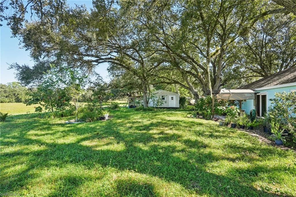 4001 Sunflower Cir, Labelle, FL 33935-33