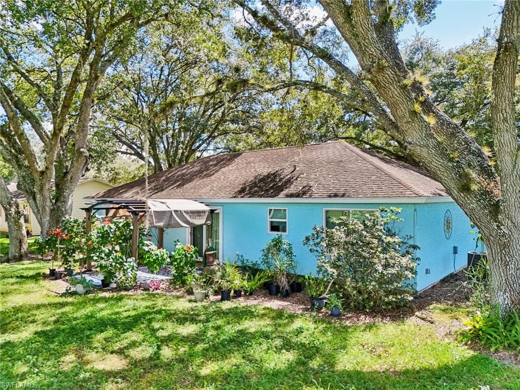 4001 Sunflower Cir, Labelle, FL 33935-39