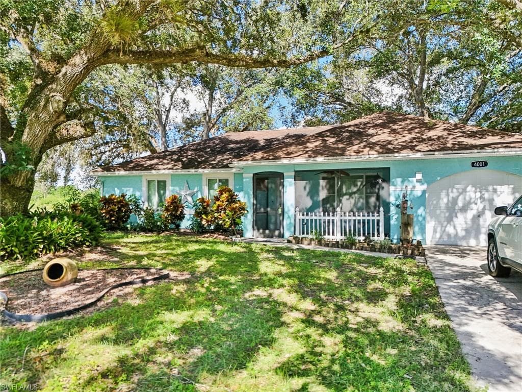 4001 Sunflower Cir, Labelle, FL 33935-46