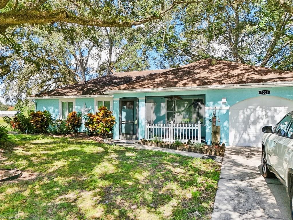 4001 Sunflower Cir, Labelle, FL 33935-47
