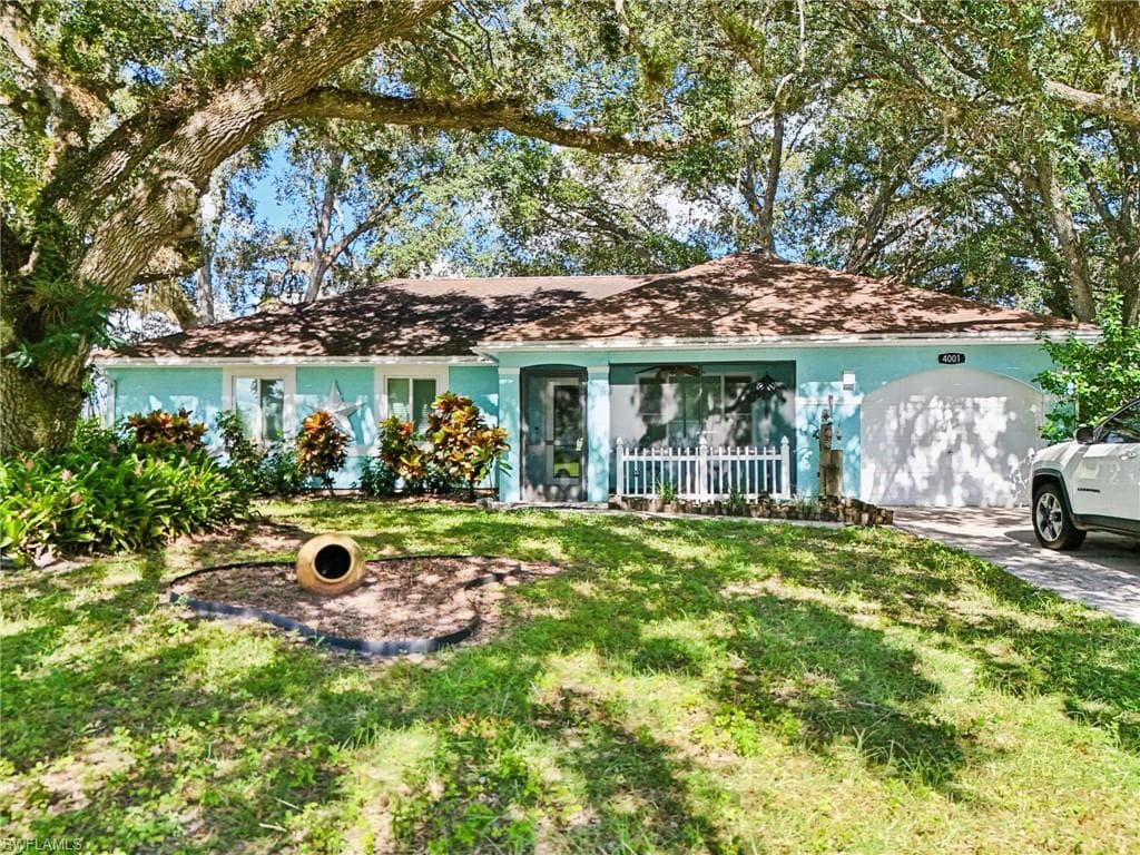 4001 Sunflower Cir, Labelle, FL 33935-48