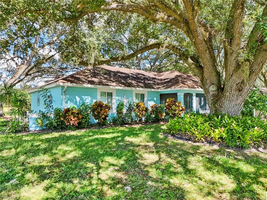 4001 Sunflower Cir, Labelle, FL 33935-49