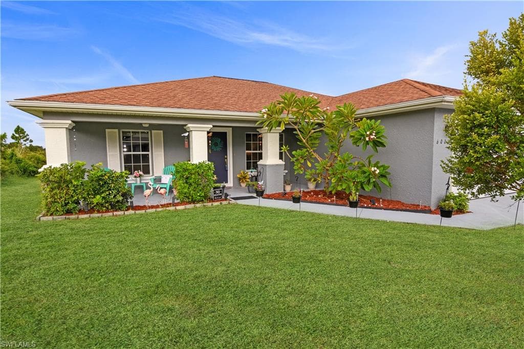 6005 Elaine Ave N, Lehigh Acres, FL 33971-1