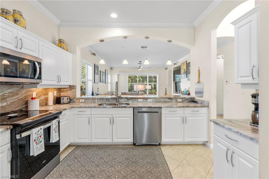 8193 Valiant Dr, Naples, FL 34104-11