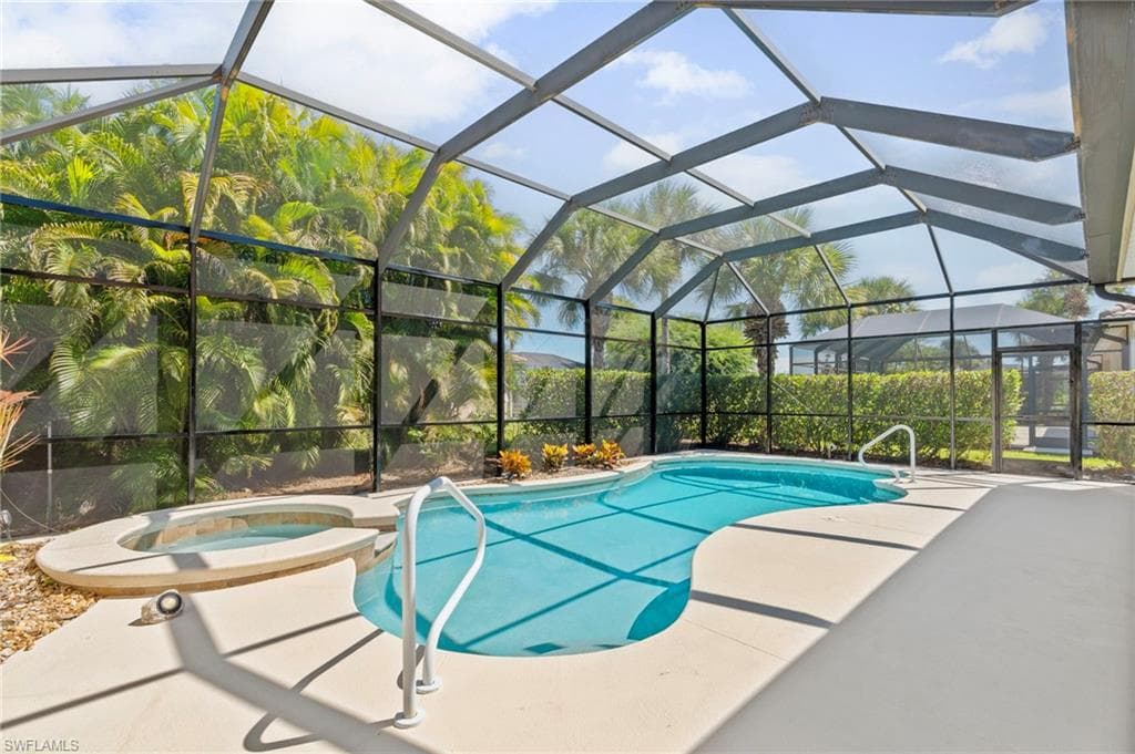8193 Valiant Dr, Naples, FL 34104-25