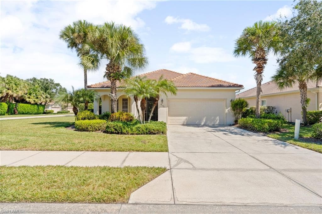 8193 Valiant Dr, Naples, FL 34104-1