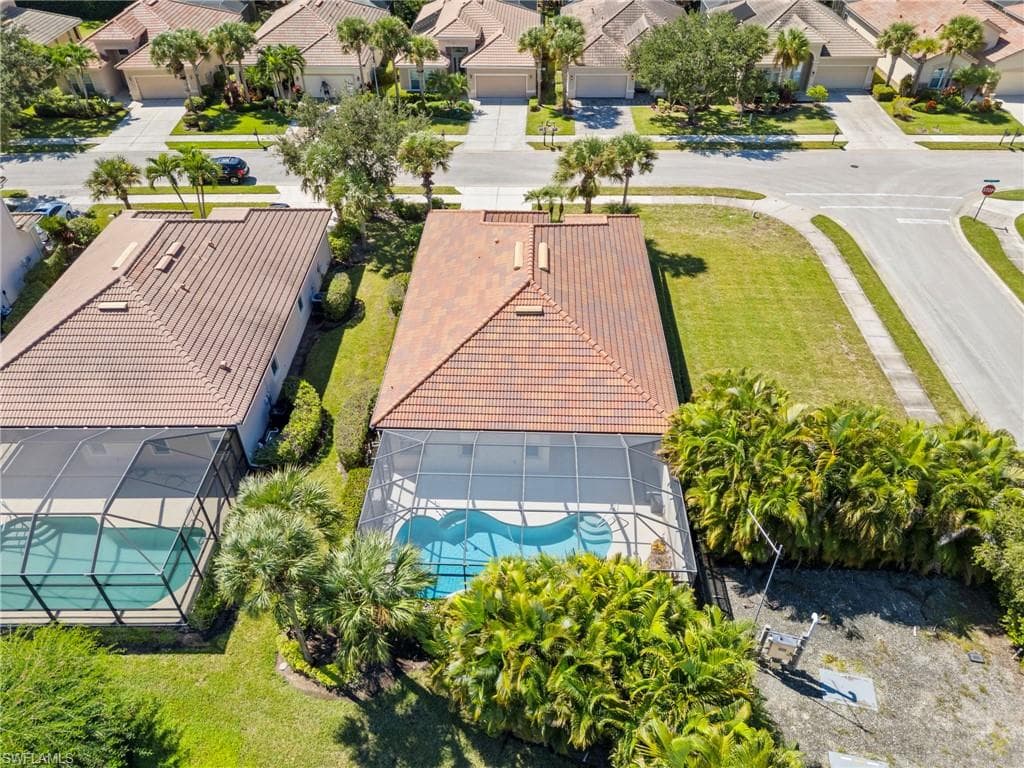 8193 Valiant Dr, Naples, FL 34104-37