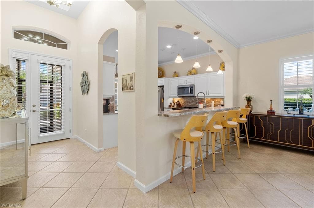 8193 Valiant Dr, Naples, FL 34104-3