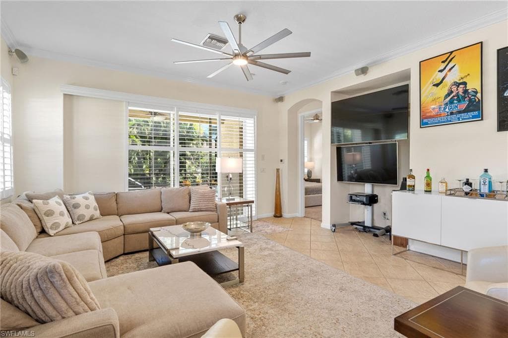 8193 Valiant Dr, Naples, FL 34104-6