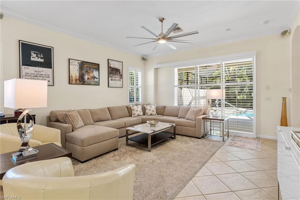 8193 Valiant Dr, Naples, FL 34104-7