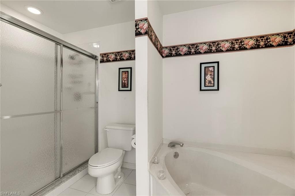 1036 Mainsail Dr 721, Naples, FL 34114-17