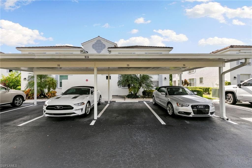 1036 Mainsail Dr 721, Naples, FL 34114-26