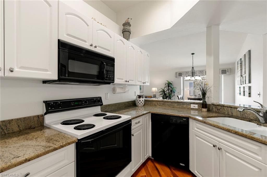 1036 Mainsail Dr 721, Naples, FL 34114-6