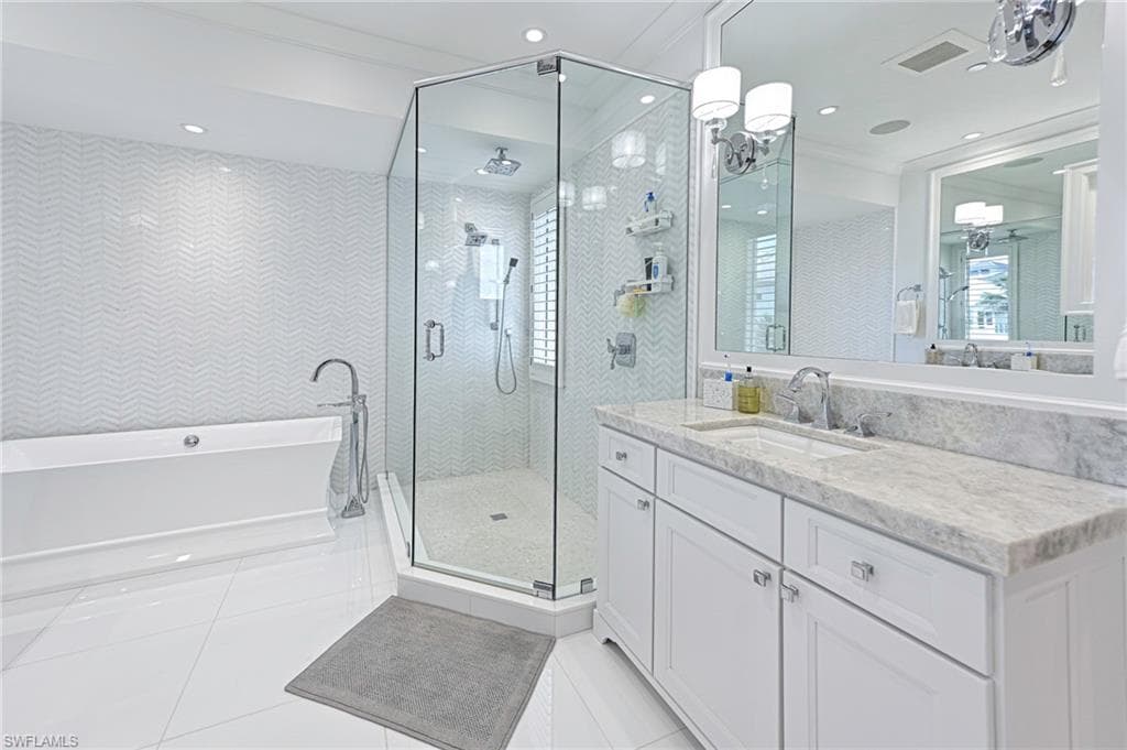 104 Anguilla Ln, Bonita Springs, FL 34134-26