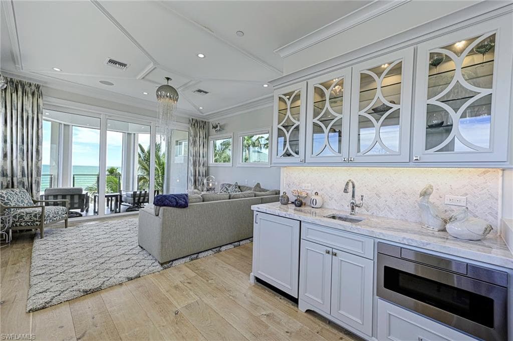 104 Anguilla Ln, Bonita Springs, FL 34134-34