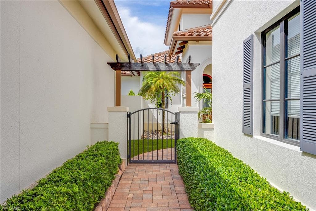 16512 Talis Park Dr, Naples, FL 34110-4