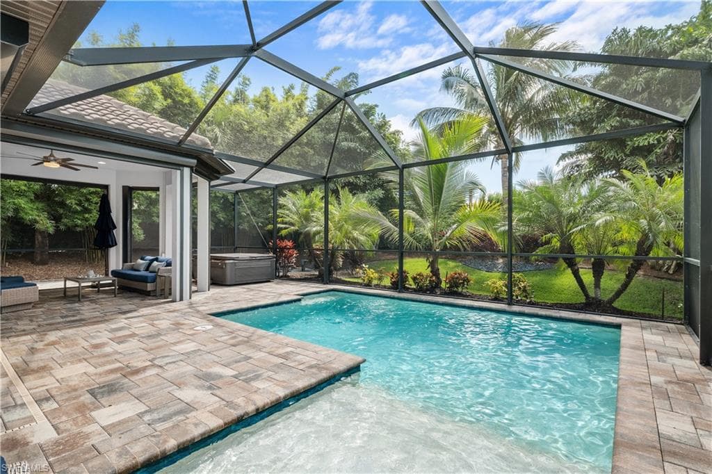 8696 Dilillo St, Naples, FL 34119-1