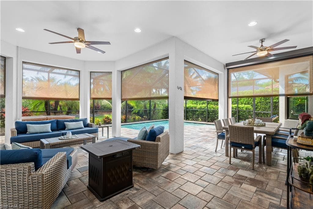 8696 Dilillo St, Naples, FL 34119-28