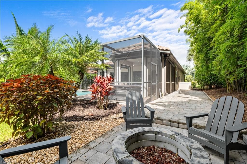8696 Dilillo St, Naples, FL 34119-31