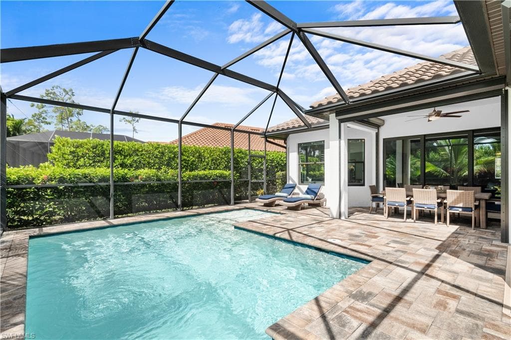 8696 Dilillo St, Naples, FL 34119-33