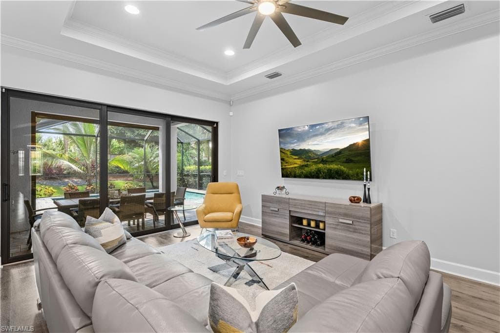 8696 Dilillo St, Naples, FL 34119-5