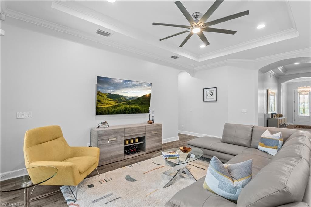 8696 Dilillo St, Naples, FL 34119-6