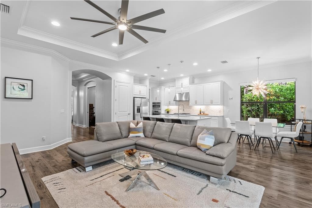 8696 Dilillo St, Naples, FL 34119-7