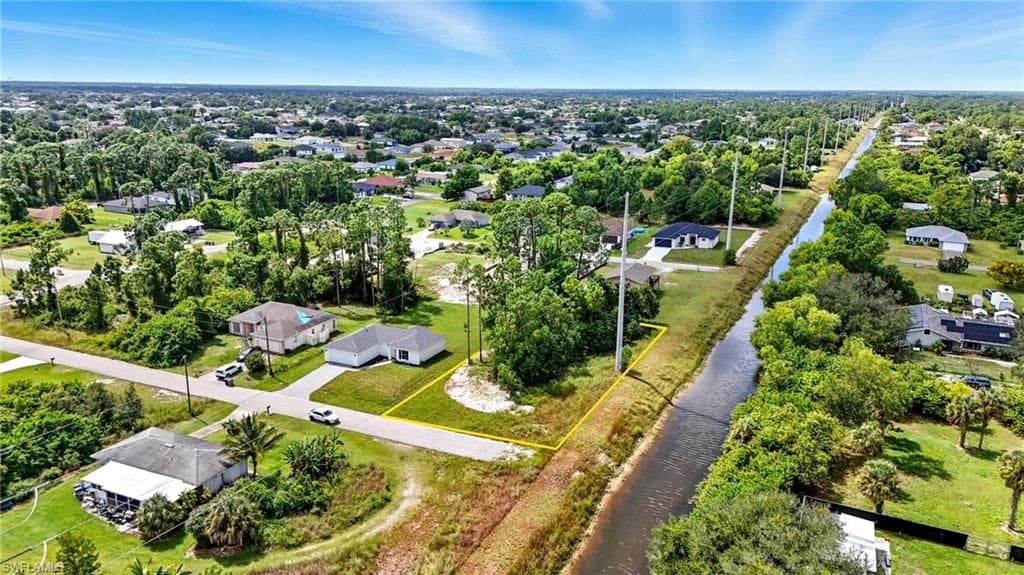 50 Wanda Ave S, Lehigh Acres, FL 33976-1