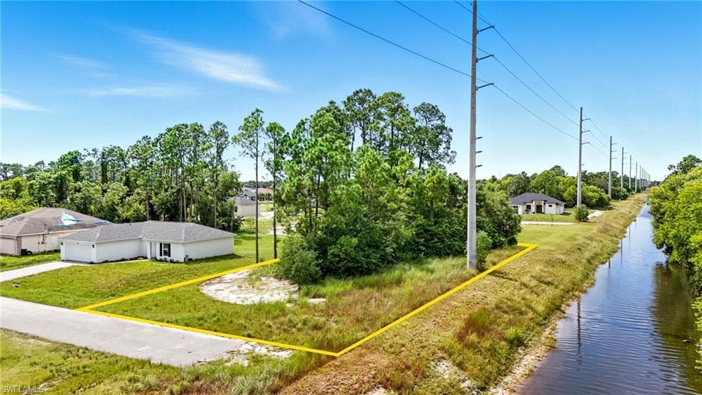50 Wanda Ave S, Lehigh Acres, FL 33976-2