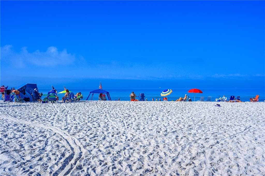 586 Beachwalk Cir O206, Naples, FL 34108-20