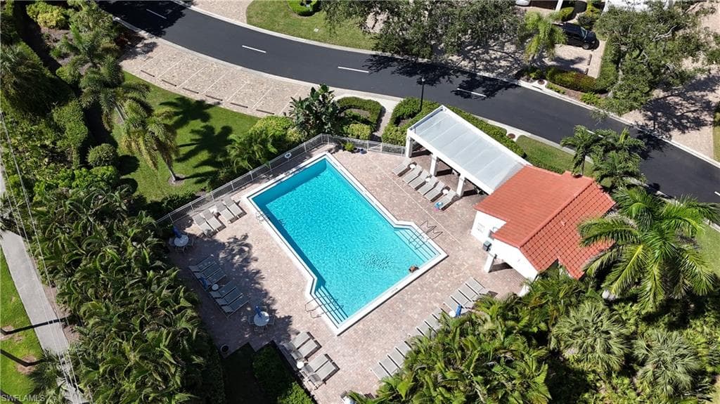 586 Beachwalk Cir O206, Naples, FL 34108-23