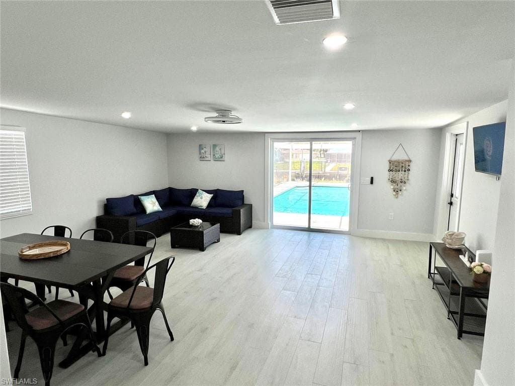 12511 Davis Blvd, Fort Myers, FL 33905-19