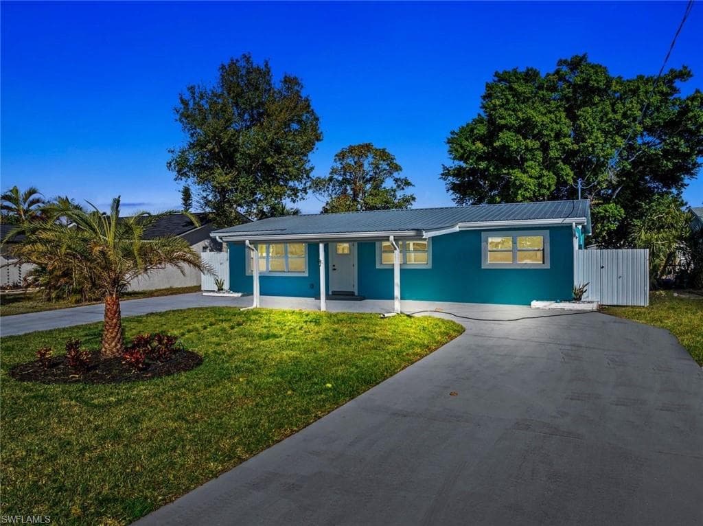 12511 Davis Blvd, Fort Myers, FL 33905-4