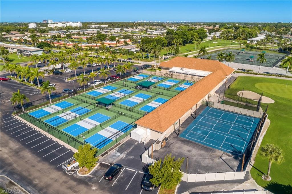 136 Harrison Rd L4, Naples, FL 34112-28