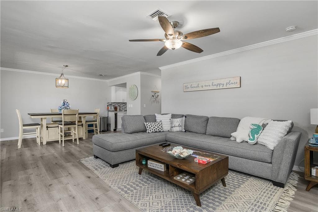 136 Harrison Rd L4, Naples, FL 34112-2