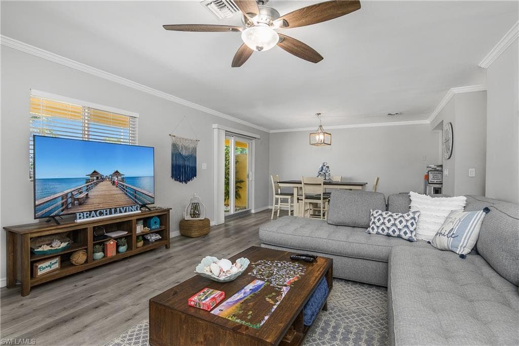 136 Harrison Rd L4, Naples, FL 34112-4