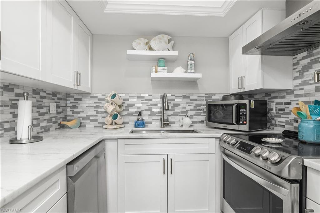 136 Harrison Rd L4, Naples, FL 34112-6