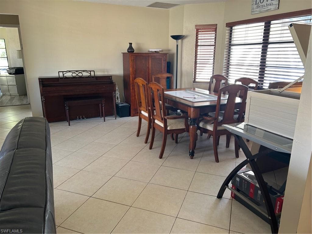 1982 Sheffield Ave, Marco Island, FL 34145-4
