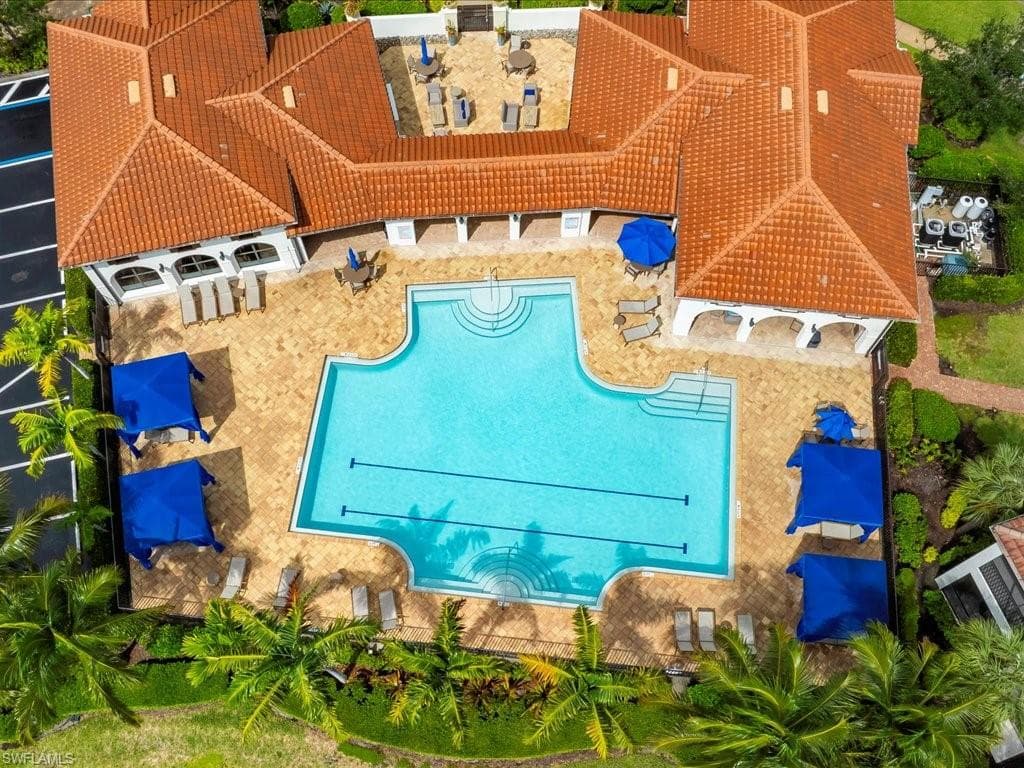 15102 Palmer Lake Cir 105, Naples, FL 34109-25