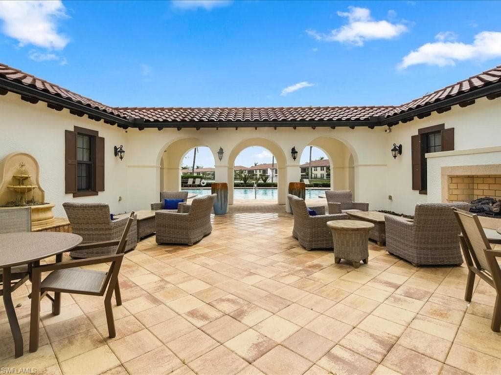 15102 Palmer Lake Cir 105, Naples, FL 34109-32