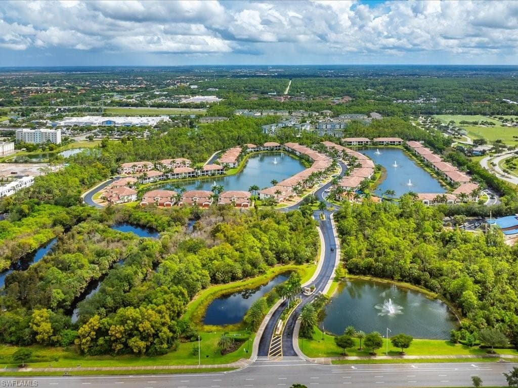 15102 Palmer Lake Cir 105, Naples, FL 34109-34