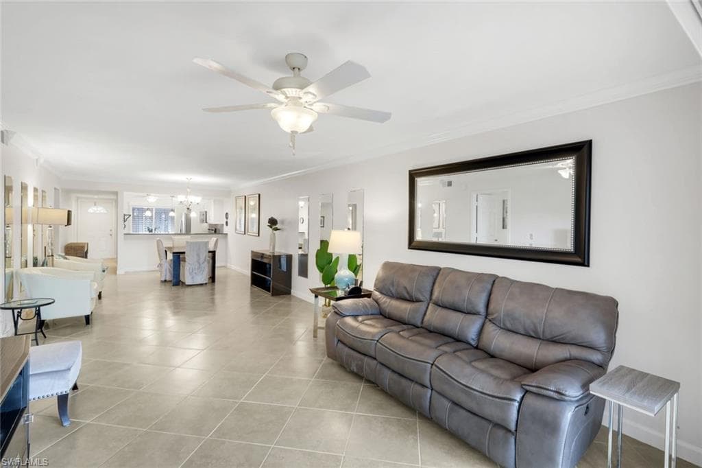 2462 Hidden Lake Dr 201, Naples, FL 34112-9