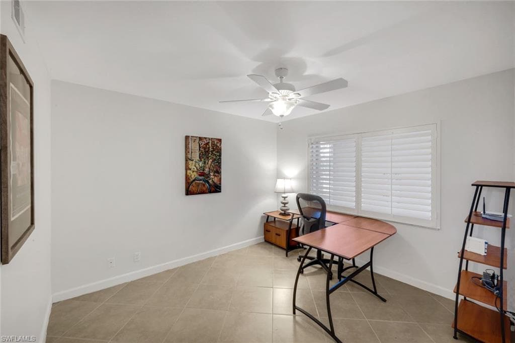 2462 Hidden Lake Dr 201, Naples, FL 34112-14